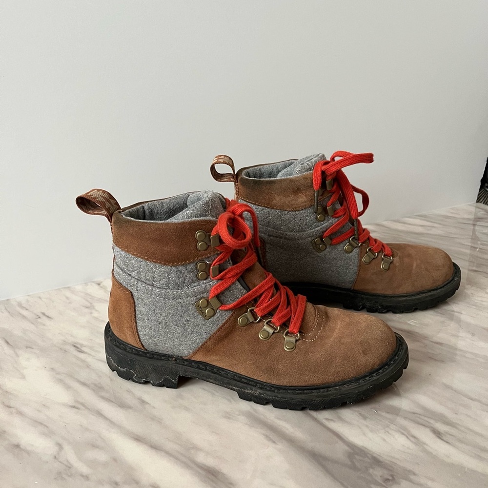 TOMS red lace winter boots